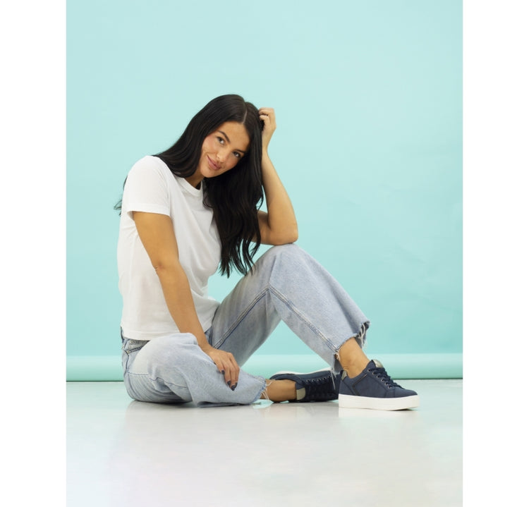 Lunar Nia Navy Trainer