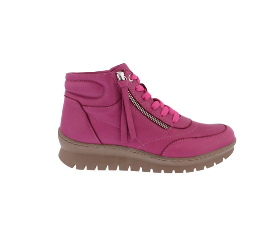 Adesso Vala Raspberry Boots