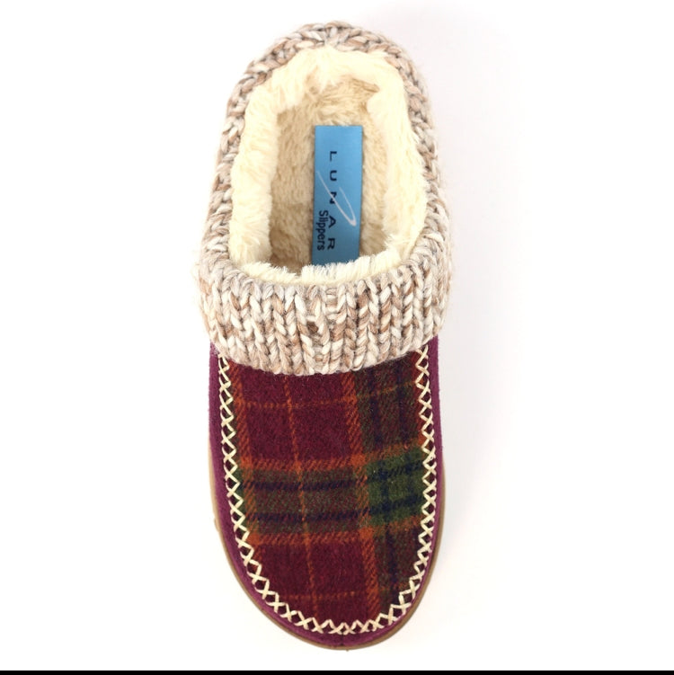 Emblaze Burgundy Slipper
KLA013BU