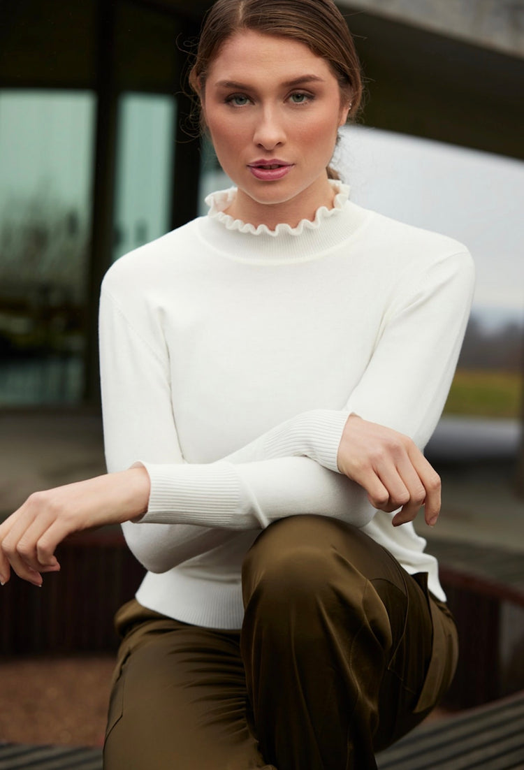 Sunday Frill Neck Pullover 6258
