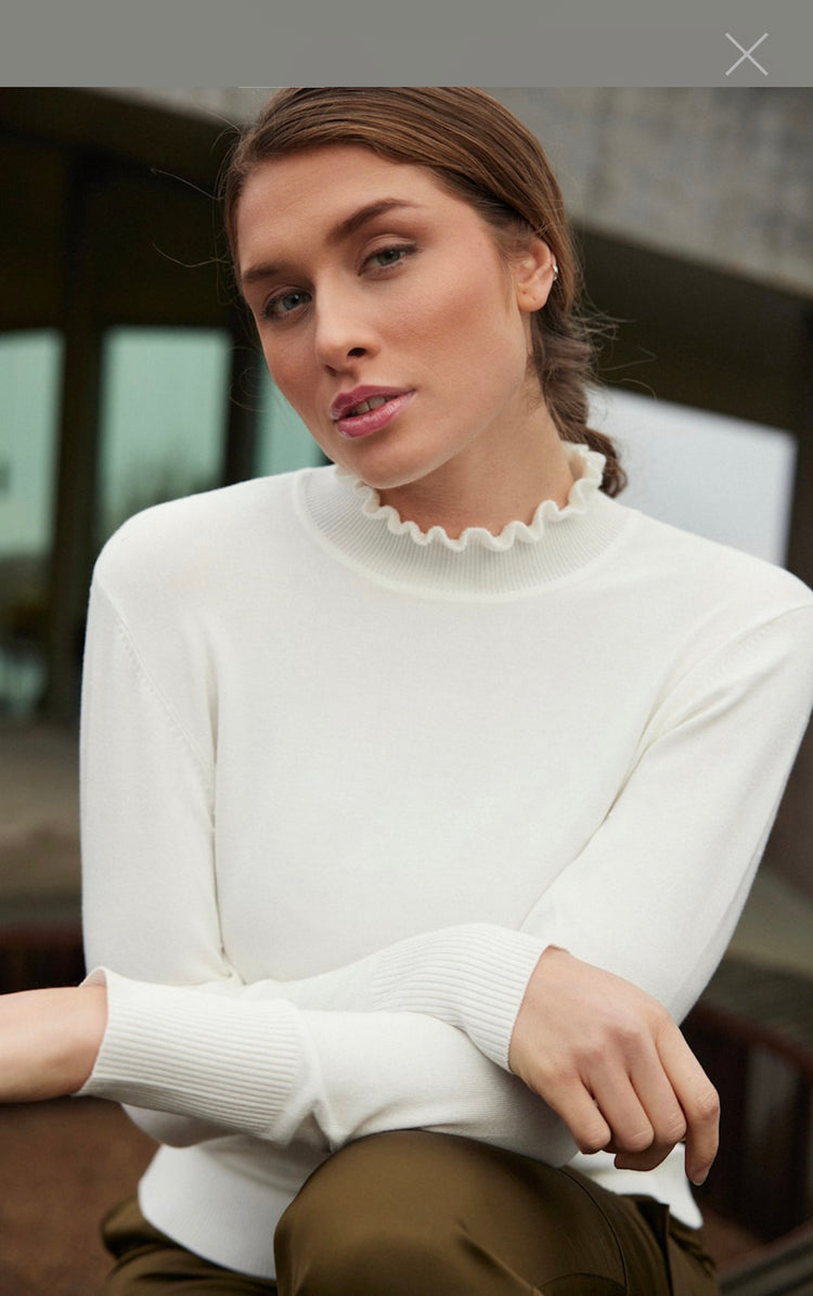 Sunday Frill Neck Pullover 6258