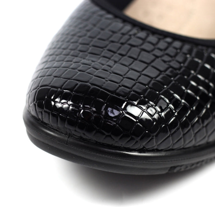 Lunar Black patent Winnie shoe FLN050