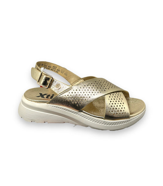 Xti 142706 Metallic Wedge Sandals Gold
