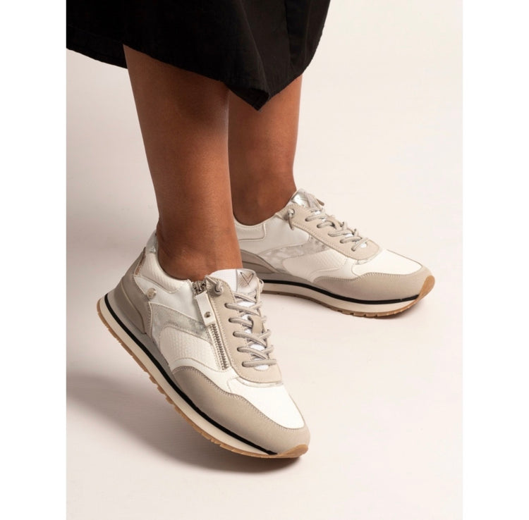 Lunar Lindy Trainer