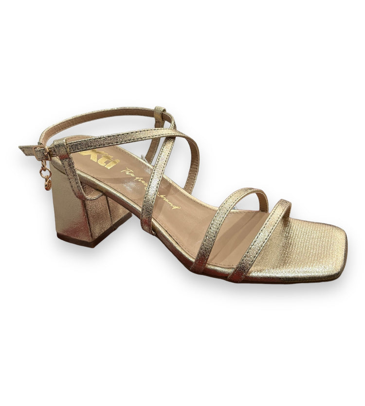 XTI 142351 Oro Sandal